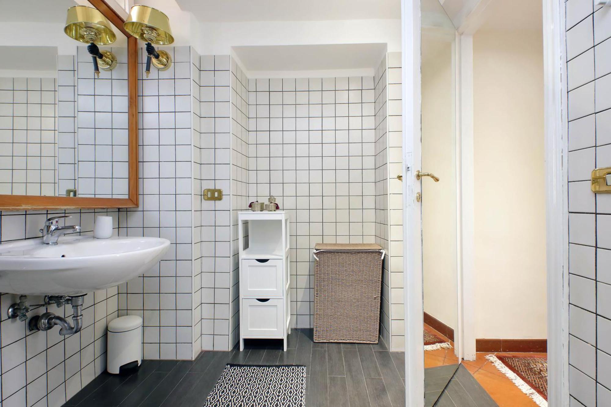 Leonina4 Cozy Apartment โรม ภายนอก รูปภาพ